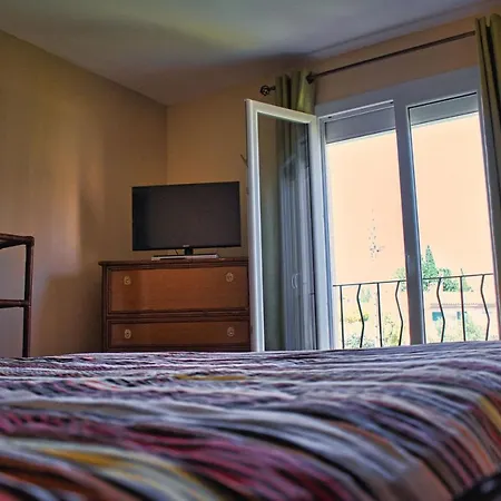 Semesterbostad Agreable Maison 3 Avec Piscine