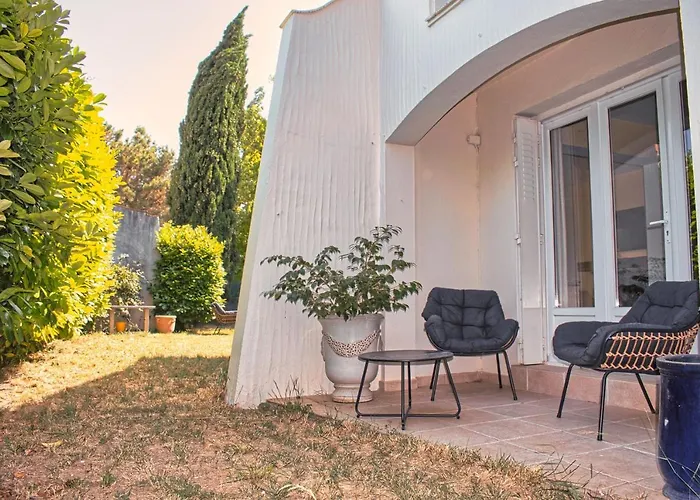 別荘 Agreable Maison 3 Avec Piscine カルカソンヌ